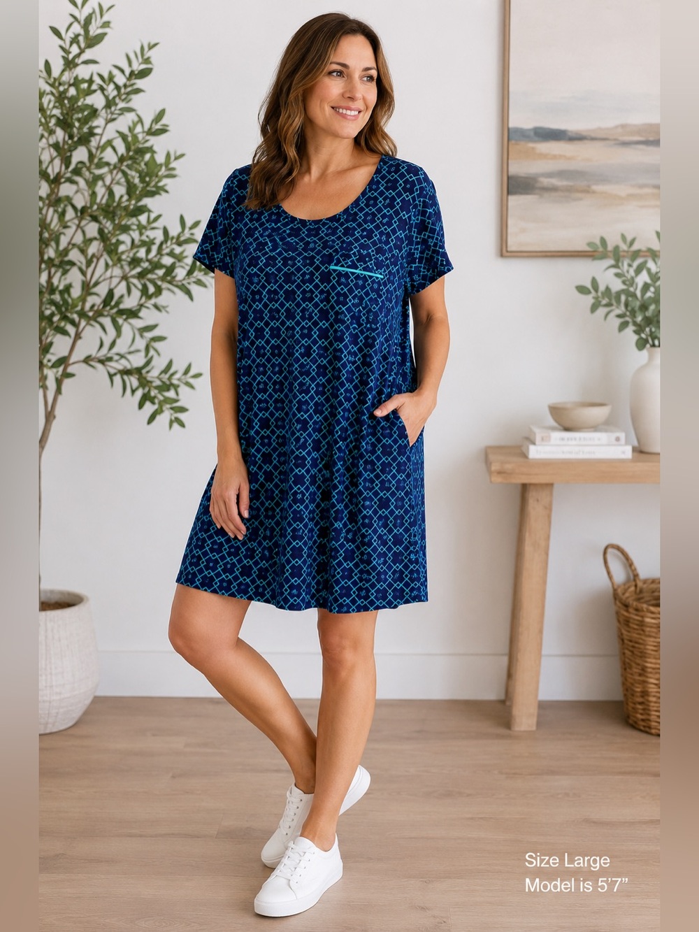 Women’s Blue Geometric Shift Dress | Casual Pocket T-Shirt Dress
